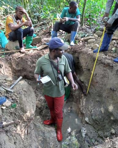 Prise de mesures sur un puits d’exploration, Maniema